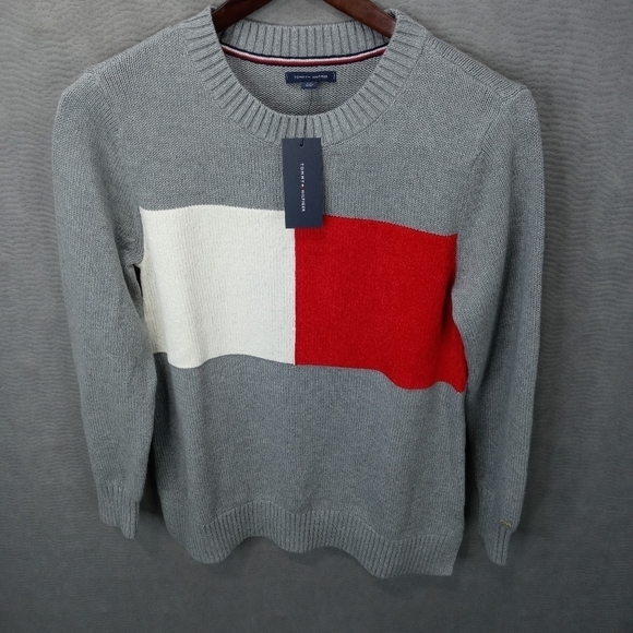 Tommy Hilfiger unisex long sleeve pullover sweater. Oversize Tommy Chest Flag. - Picture 1 of 7